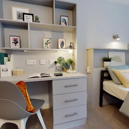 Comfy Ensuite Bedrooms At Gardens Near Centre Daire Manchester