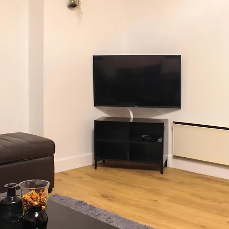 2bed Spacious Near Cc, Sleeps 5 * Manchester