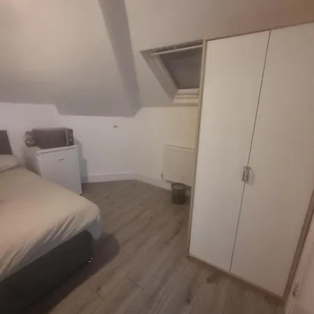 4 With Bathroom In Levenshulme Privat bolig Manchester