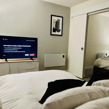Fantastic One Bedroom Near Old Trafford Stadium マンチェスター