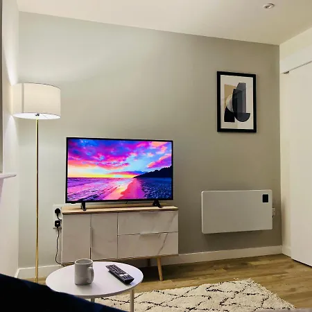Fantastic One Bedroom Near Old Trafford Stadium 公寓