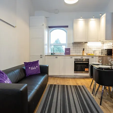 Pillo Serviced - Salford Apartment