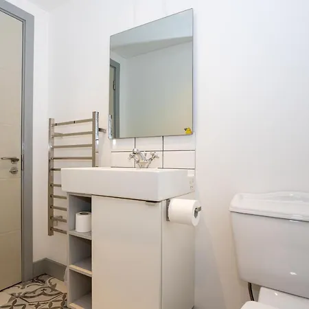 Apartment Pillo Serviced - Salford *