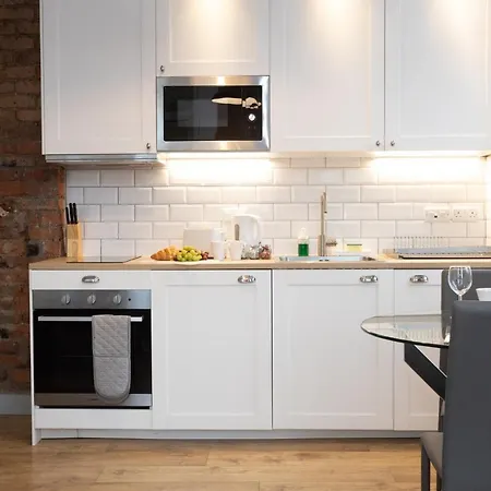 Pillo Serviced - Salford