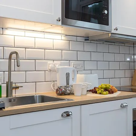 Pillo Serviced - Salford *