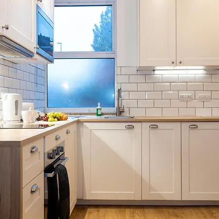 Pillo Serviced - Salford Apartment Manchester