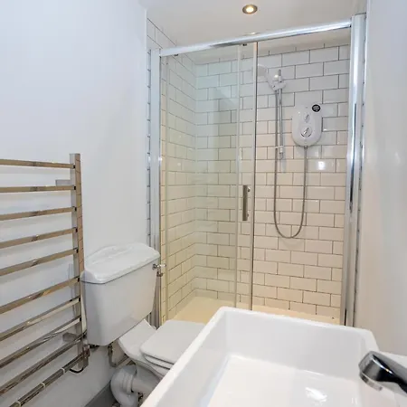 Pillo Serviced - Salford Apartment