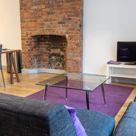 Pillo Serviced - Salford Apartment Manchester