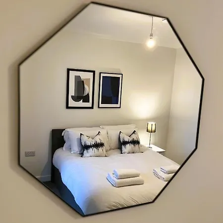 Apartment Brand New Modern 1 Bed Near Old Trafford Stadium *