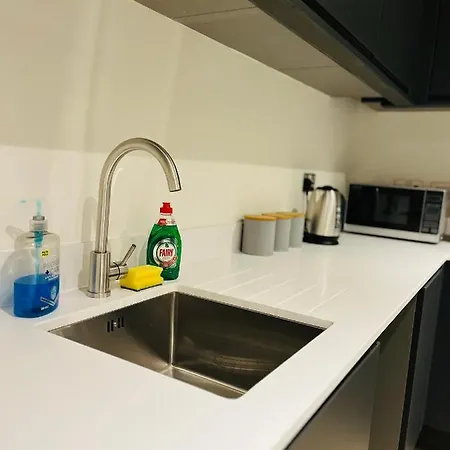 Apartment Brand New Modern 1 Bed Near Old Trafford Stadium