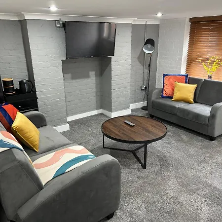 Airport Hideaway Apartmán *