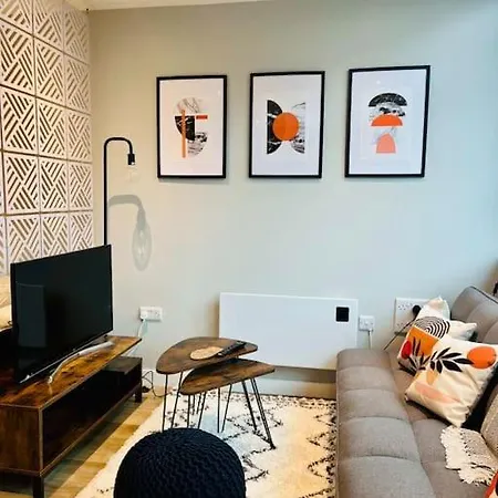 Unique Studio Near Old Trafford Stadium - Sleeps Up To 4! 맨체스터