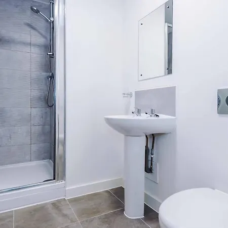 Luxury Centre Apt - Balcony - Parking Access *