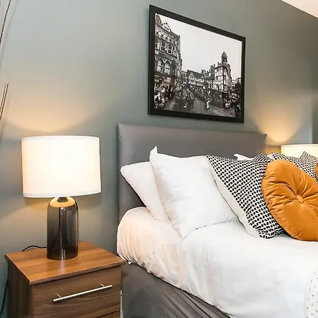 Spacious Modern 1 Bedroom Μάντσεστερ