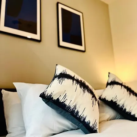 Apartment Stylish Near To Old Trafford Stadium