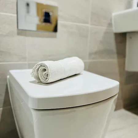 Stylish Near To Old Trafford Stadium