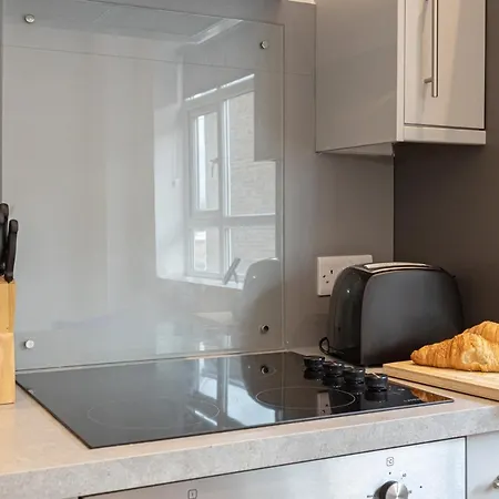 Pillo Serviced - Arena Manchester