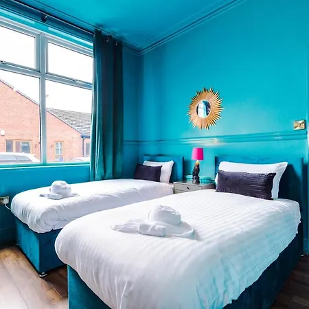 Spacious And Modern 5 Bedroom House 別荘