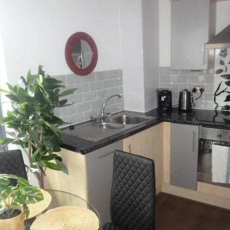 2 Bed Flat Near Deansgate شقة *