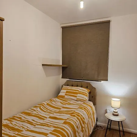 홈스테이 Spacious In The Centre Of The *