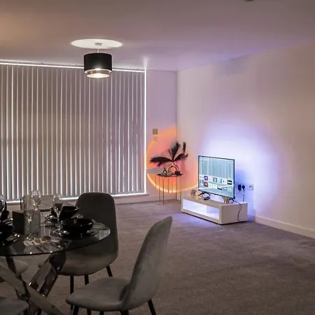 A Spacious 2 Bed With A River And Cascade View, Imaya Nights, M3 Апартаменты
