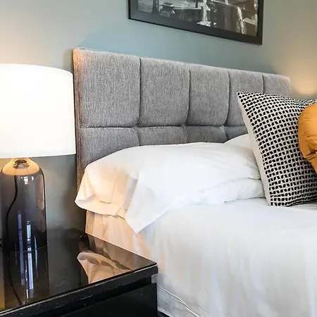 アパート Spacious 2 Bedroom Penthouse