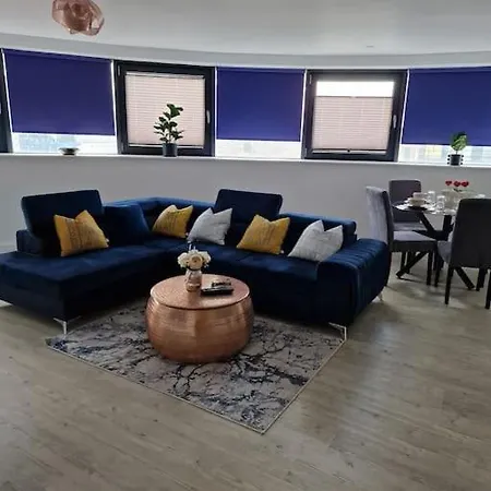 Luxury 2 Bed, 2 Bath - The Quays דירה *