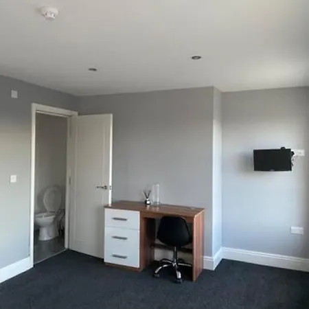 Extra Large 6 Bed 7 Bath Townhouse In Prázdninový dům Manchester