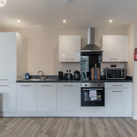 Bright 1 Bed Flat - Sleeps 3 アパート *