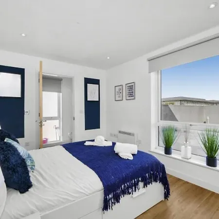 Daire Stunning 3-bedroom Flat With Parking *