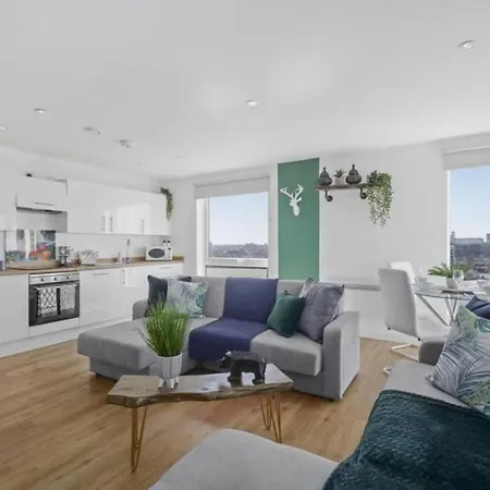 Stunning 3-bedroom Flat With Parking Daire