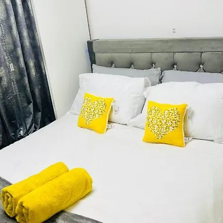 Private En-suite Available Near Eithad Stadium Kwatera prywatna Manchester