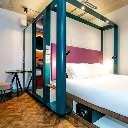 Yotel Deansgate 4*