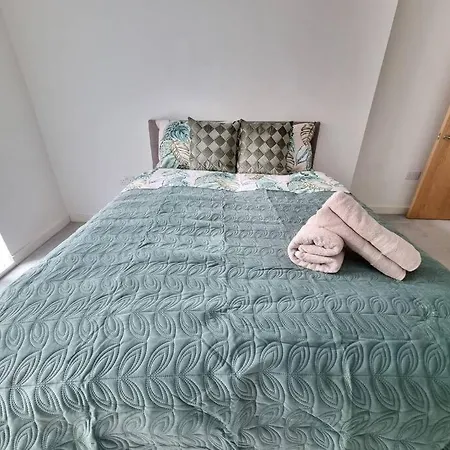 A High End 1 Bedroom Flat In Central. Prázdninový dům *