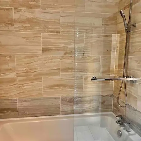 Deeluxe Apartment - Luxury 2 Bedroom Apartment * マンチェスター