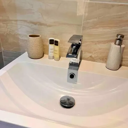 アパート Deeluxe Apartment - Luxury 2 Bedroom Apartment