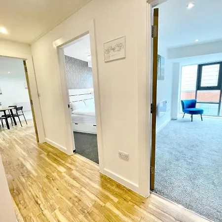 The Works-fresh 2bed In Centre, Opposite Arndale. Апартаменты *