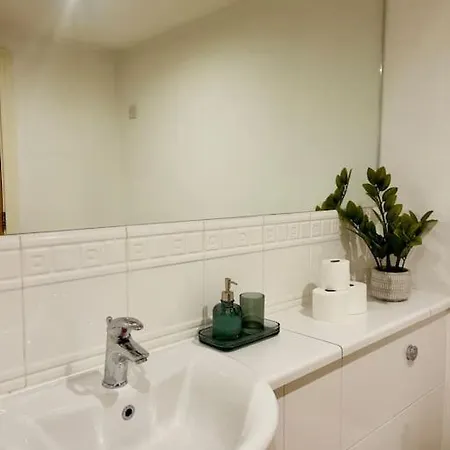 Beautiful Open Plan Living!