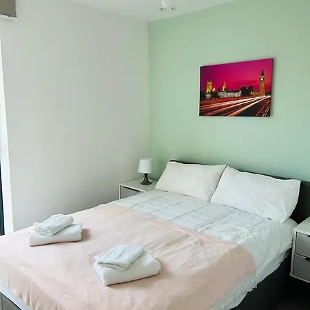 Lägenhet Modern 2br Sleeps 4 Easy Access To Centre