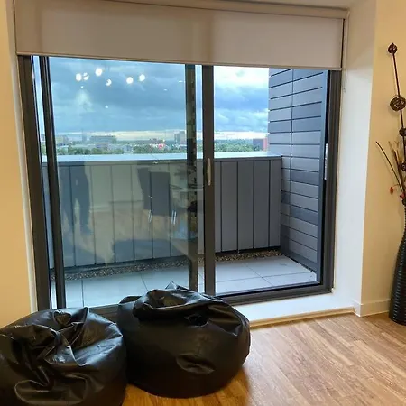 Stunning 2bd / Canal Views & Proximity To Man Utd