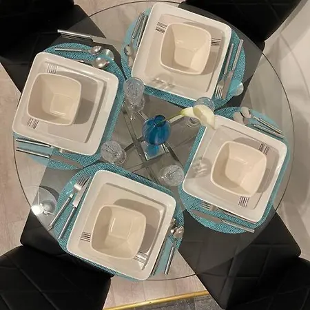 Cityfront Modern Apt near Centre/etihad, Free Parking