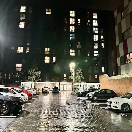 Morden 2 Bed - Old Trafford * Manchester