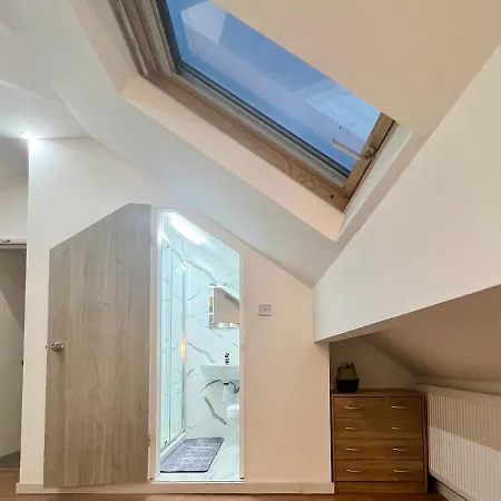 House In The Heart Of בית אירוח