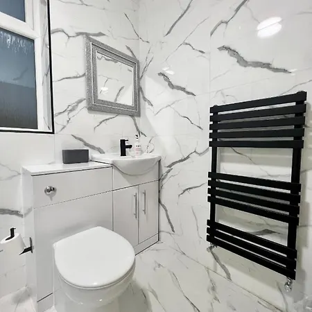 בית אירוח House In The Heart Of מנצ'סטר