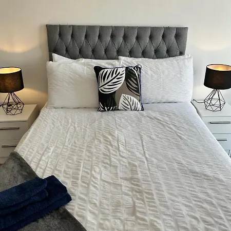 2 Bed With Balcony, Centre Manchester