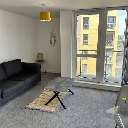 Apartment 2 Bed With Balcony, Centre Manchester