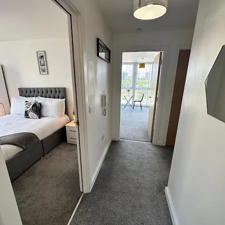 2 Bed With Balcony, Centre Manchester