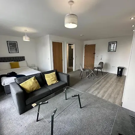 Fab, Spacious Studio+balcony Mcr * Mánchester
