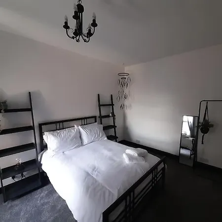 Nyaraló Chic 5 Double Bedroom House - 15 Min To Manchester