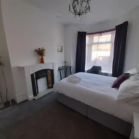 Nyaraló Chic 5 Double Bedroom House - 15 Min To